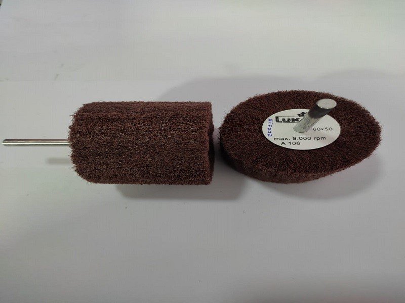 Grata Fibra Con Vastago A106 2.5X2 LUKAS