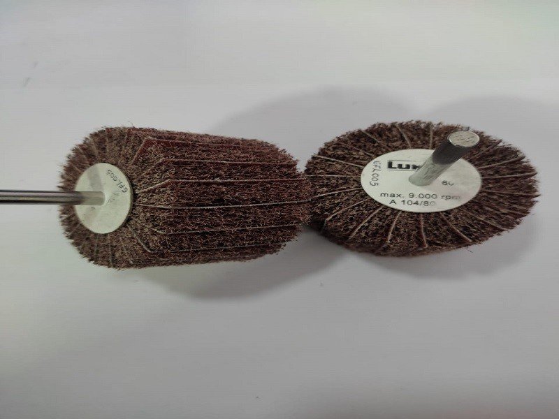Grata Fibra Lija Con Vastago A104/80 2.5X1.5 LUKAS
